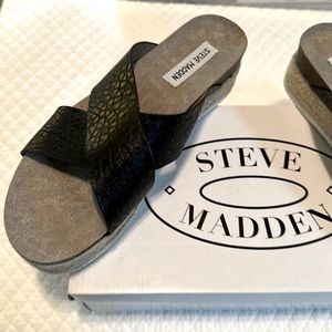 Steve Madden platform espadrille black faux leather sandals sz 9.5 Like new